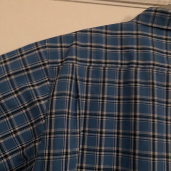 Wrangler wrinkle resistant shirt. - Picture 9 of 13